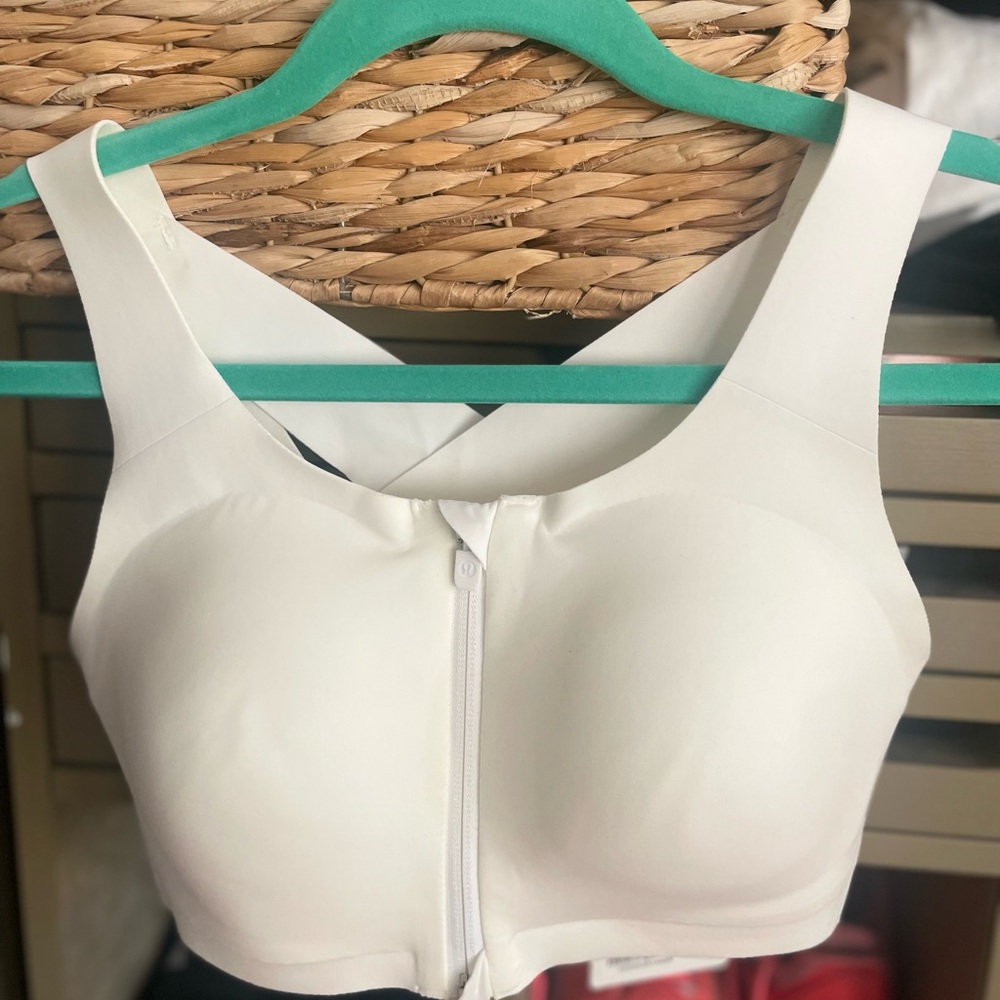 Lululemon Enlite Zip-Front Bra